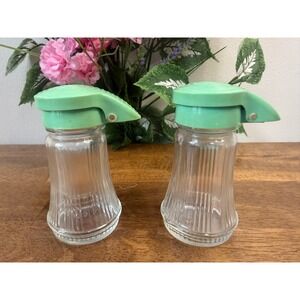 Vintage Green Flip Top Salt Pepper Shaker Danielle's Ribbed Glass Retro Kitchen
